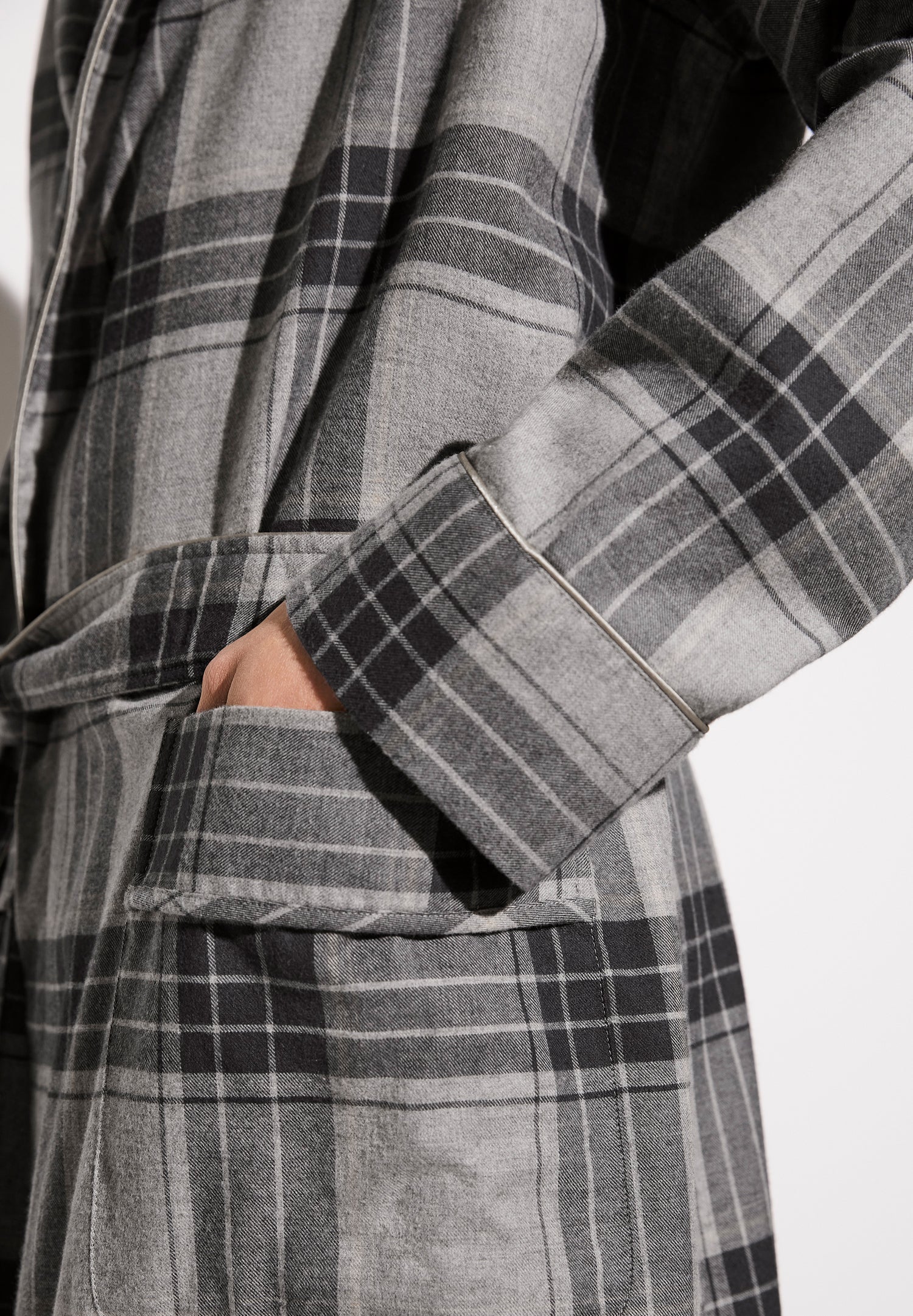Cozy Flannel | Morgenmantel lang - grey check – Bild 2