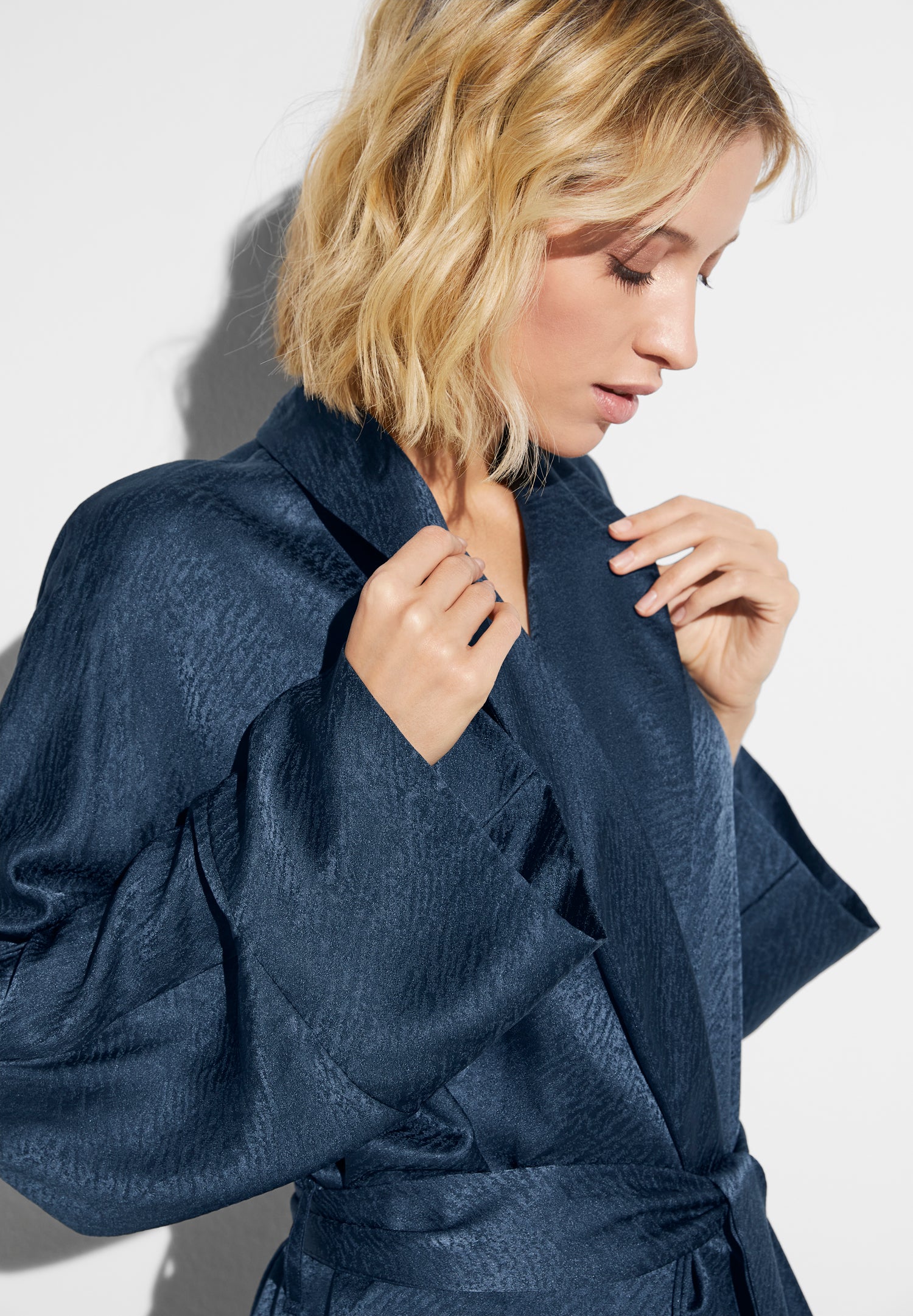 Luxury Silk | Morgenmantel lang - midnight navy - Image 2