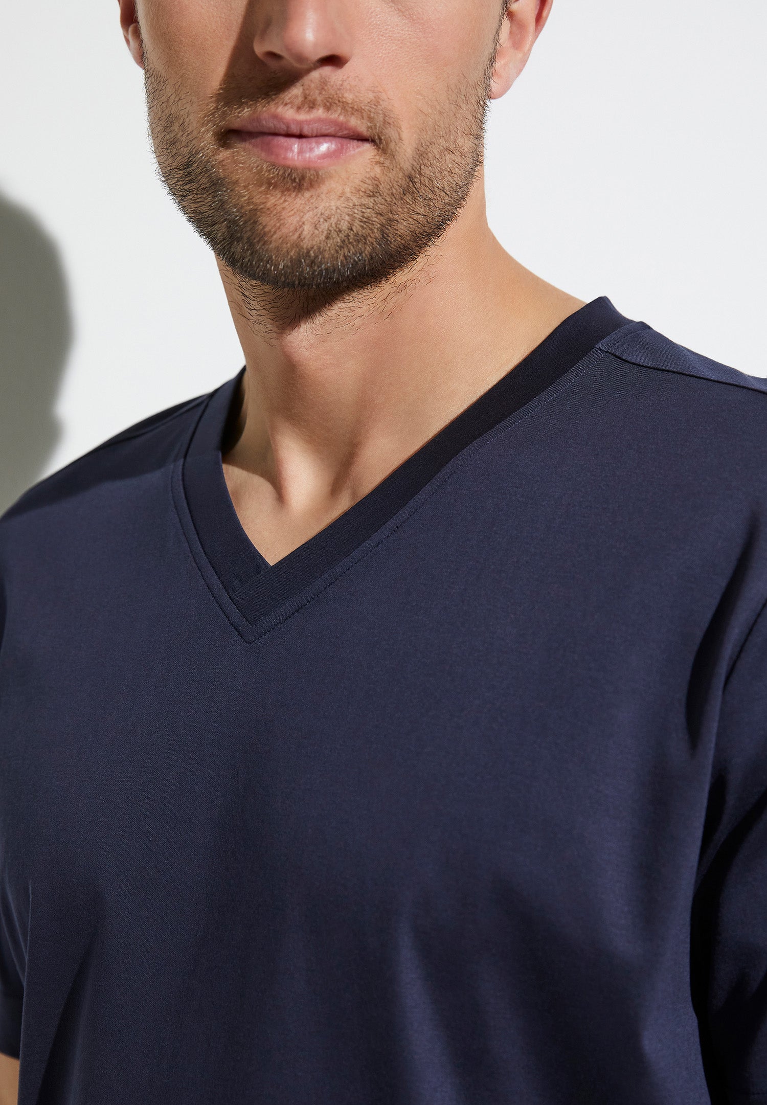 Supreme Green Cotton | T-Shirt kurzarm V-Ausschnitt - navy – Bild 2