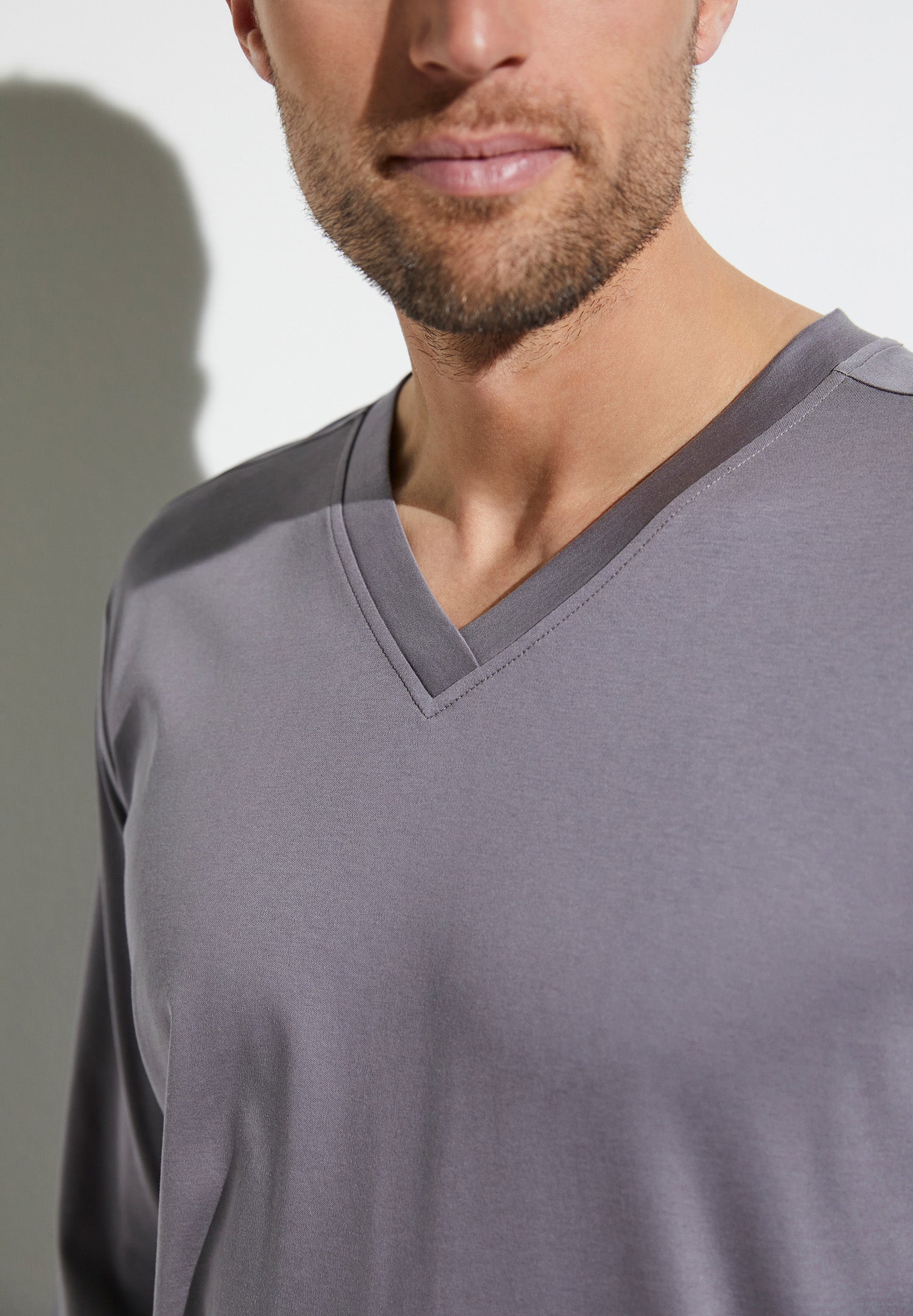 Supreme Green Cotton | T-Shirt langarm V-Ausschnitt - grau - Image 2